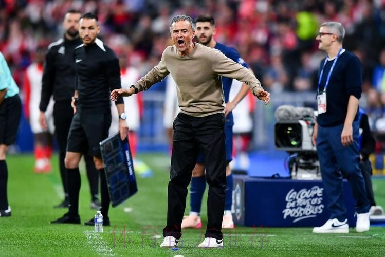 恩里克执教俱乐部15场单场决胜的决赛赢下14场，只输掉世俱杯